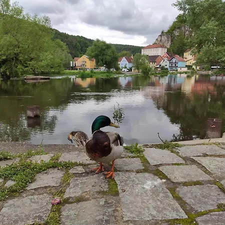 Country house Gemuetliches In Bewohntem Familienhaus Direkt Am Fluss Malerischer Ort Bad Und Kueche Geteilt *