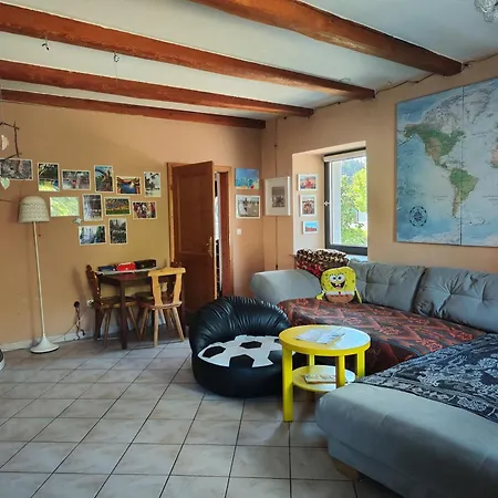 Gemuetliches In Bewohntem Familienhaus Direkt Am Fluss Malerischer Ort Bad Und Kueche Geteilt Country house *