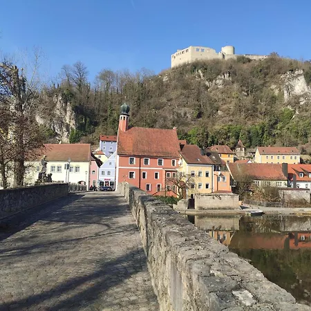 Gemuetliches In Bewohntem Familienhaus Direkt Am Fluss Malerischer Ort Bad Und Kueche Geteilt منزل ريفي